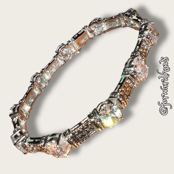 Silver-tone Bracelet with Slide-in Clasp and Safety Catch - Picture 4 of 9